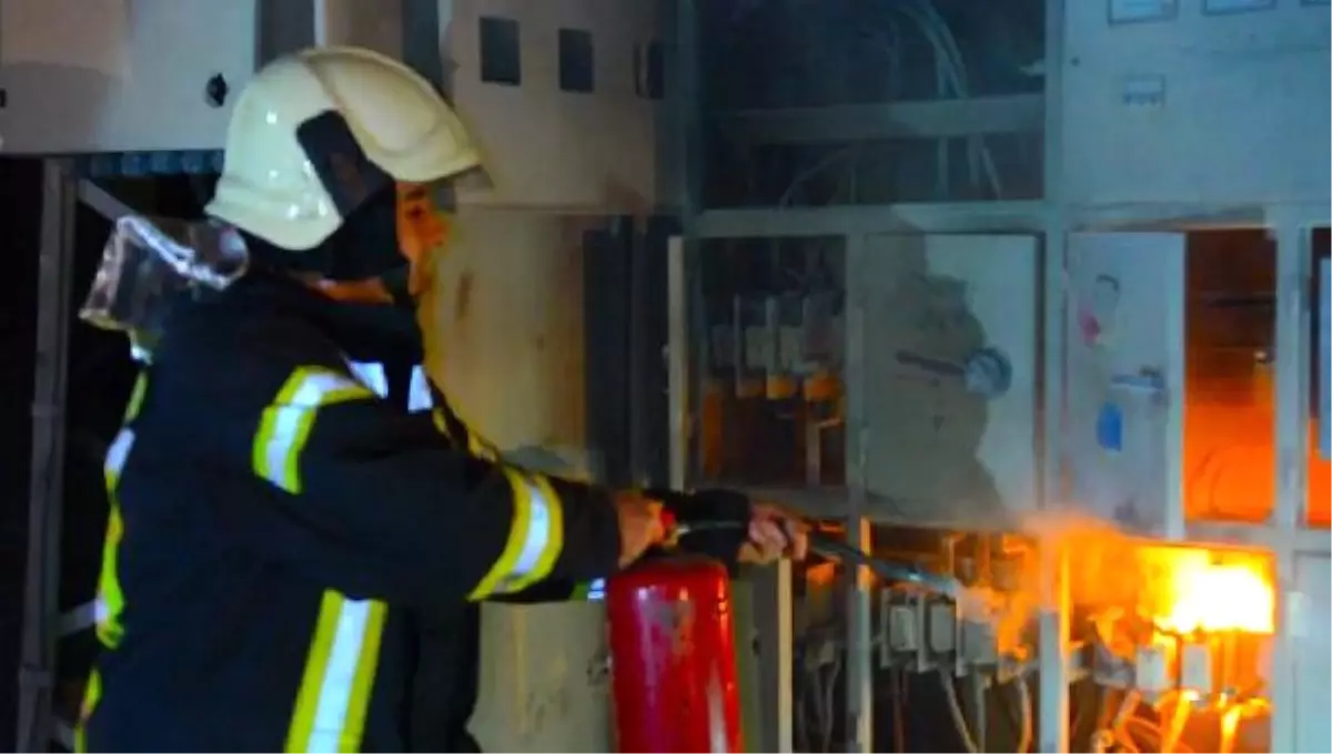 Elektrik Trafosundaki Yangın Korkuttu