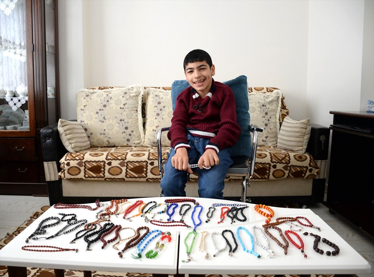 Engelli Öğrencinin "Tespih Tutkusu"