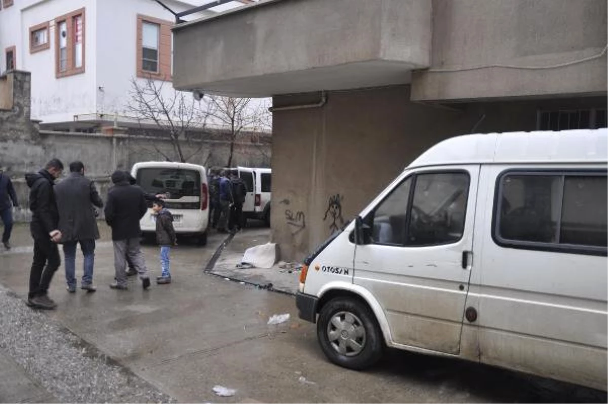 Gaziantep\'te Çalınan Minibüs, Bırakıldığı Otoparkta Bulundu