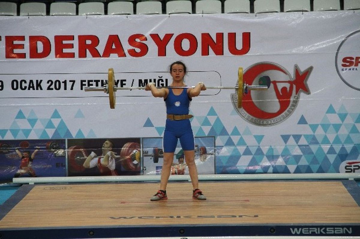 Halterciler Fethiye\'de Yarışıyor