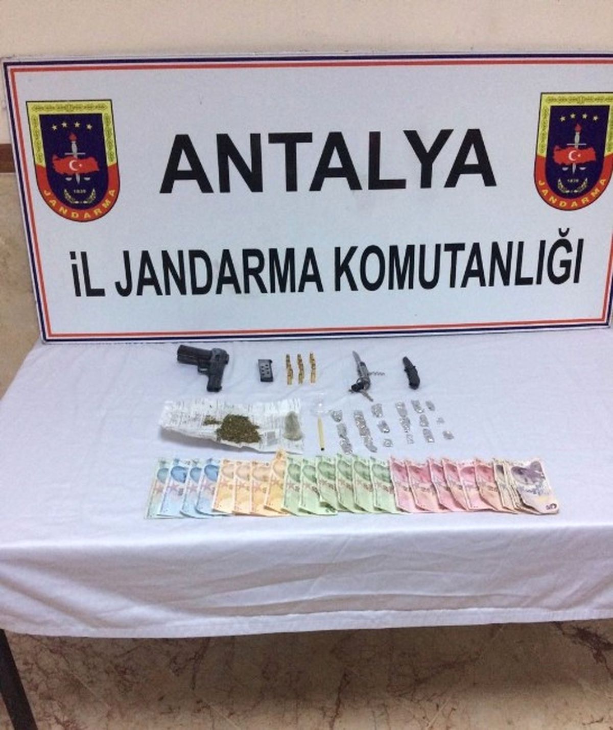 Manavgat\'ta Uyuşturucu Operasyonu