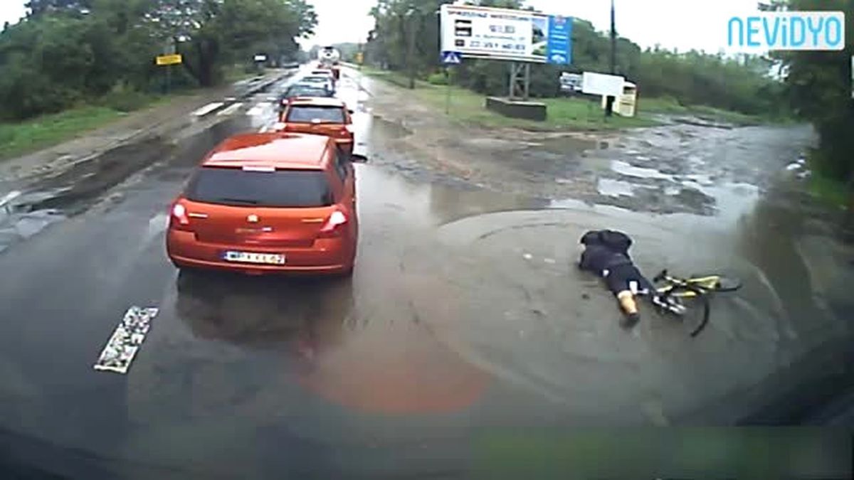 Talihsiz Bisikletçinin Sonu Kamerada...