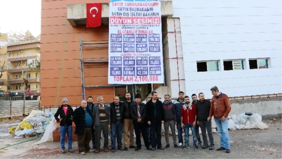 Taşeron Firmadan Paralarını Alamadıklarını İddia Eden Esnaf ve İşçilerden Afişli Tepki