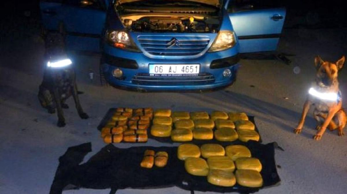 Van\'da Otomobilden 33 Kilo Eroin Çıktı