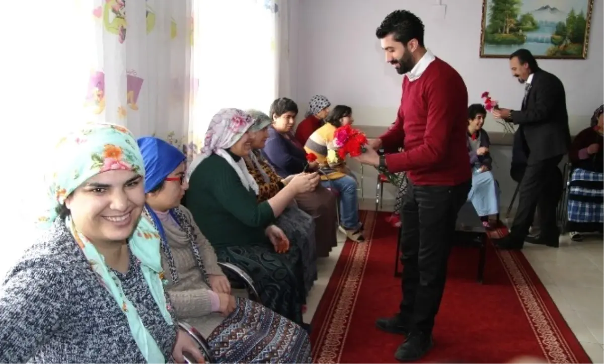 Zihinsel ve Ruhsal Engelli Kadınlara Saç Bakımı