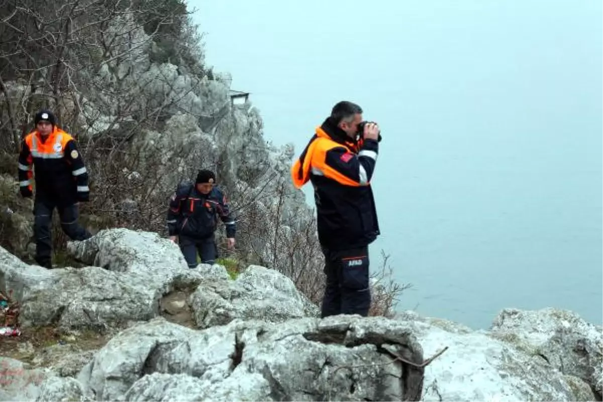 Zonguldak\'ta Denize Atlayan Kadını Aramalar Sürüyor