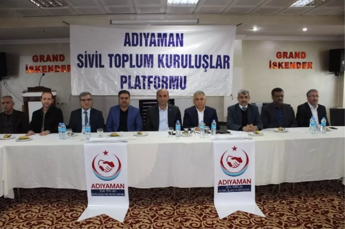 Adıyaman\'da \'Yeni Anayasa\' Toplantısı