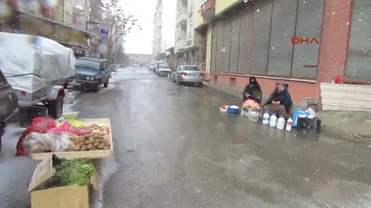 Afyonkarahisar Sandıklı\'da Soğuk Tezgah Açtırmadı