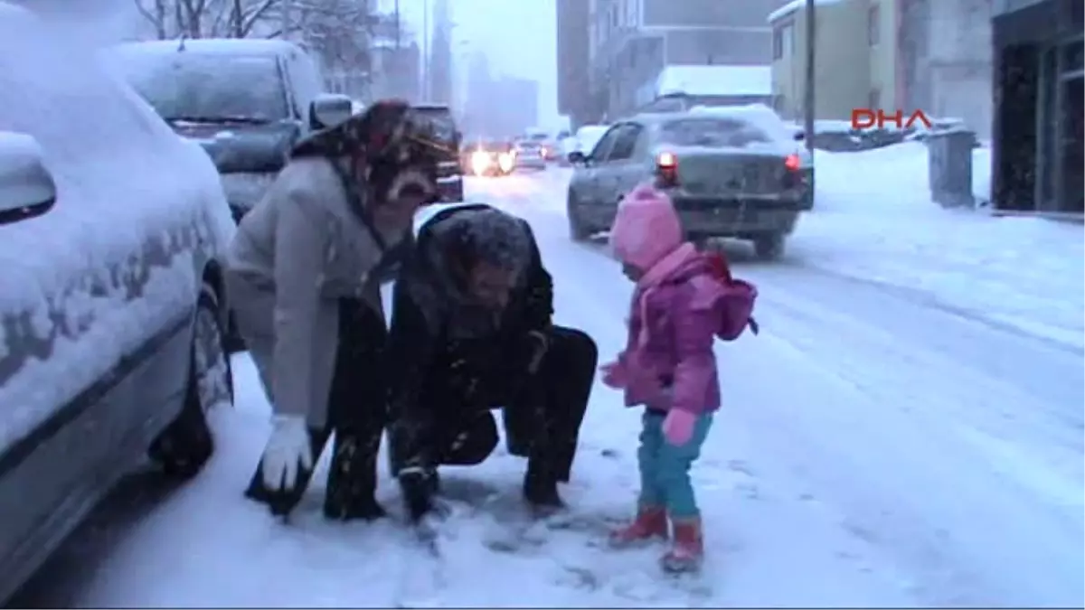 Ardahan-Erzurum Etkili Olan Kar Yağışı Bölgede Yüzlerce Köy Yolunu Ulaşıma Kapattı