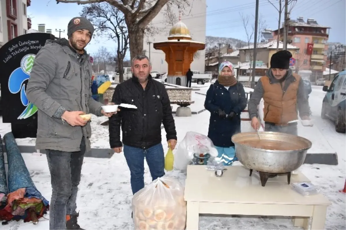 Belediyeden Karda Çorba İkramı