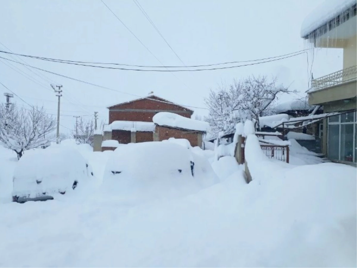 Bingöl Yedisu\'da Kar Kalınlığı 50 Santimetreye Ulaştı