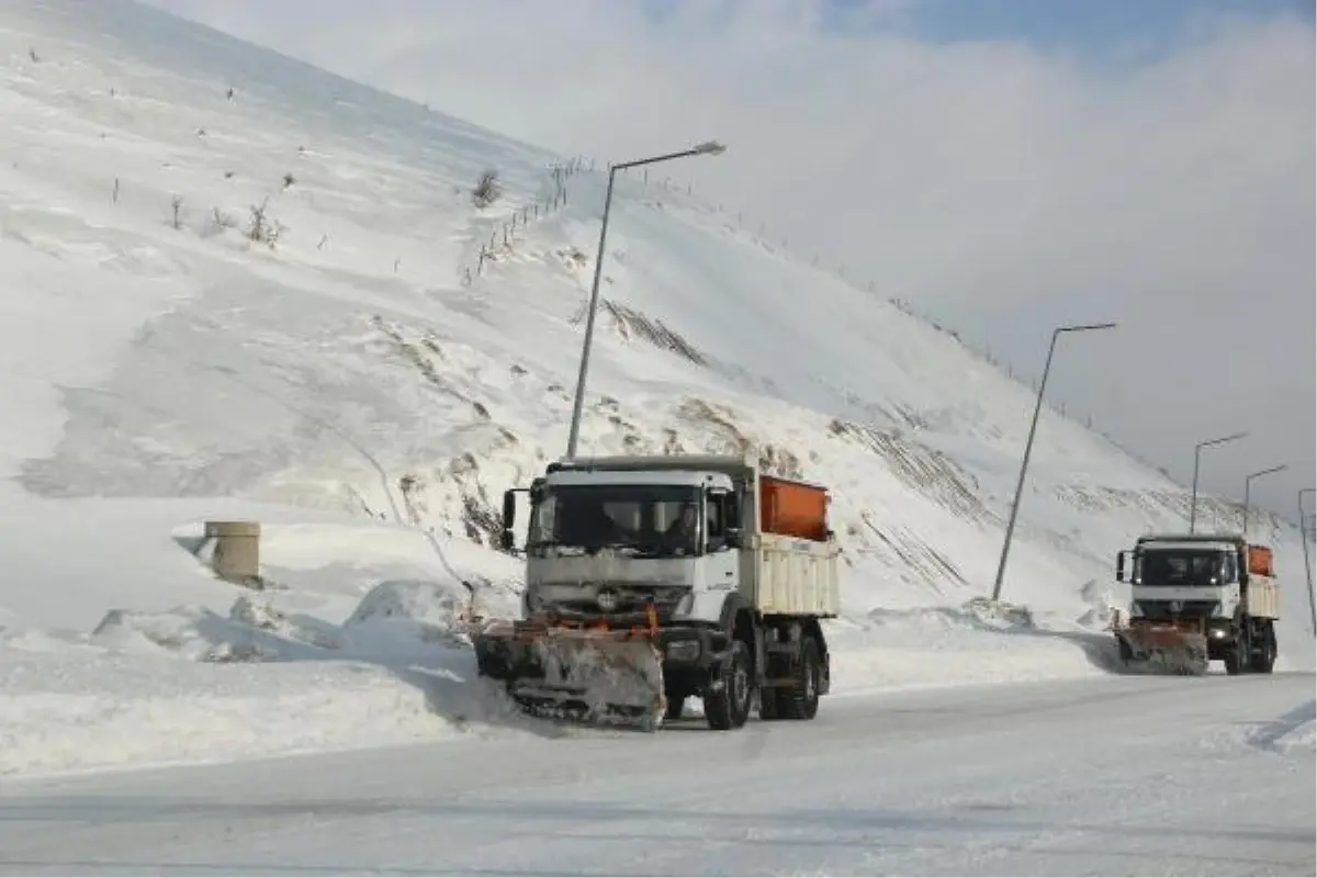 Bitlis\'te 245 Köy Yolu Ulaşıma Kapandı