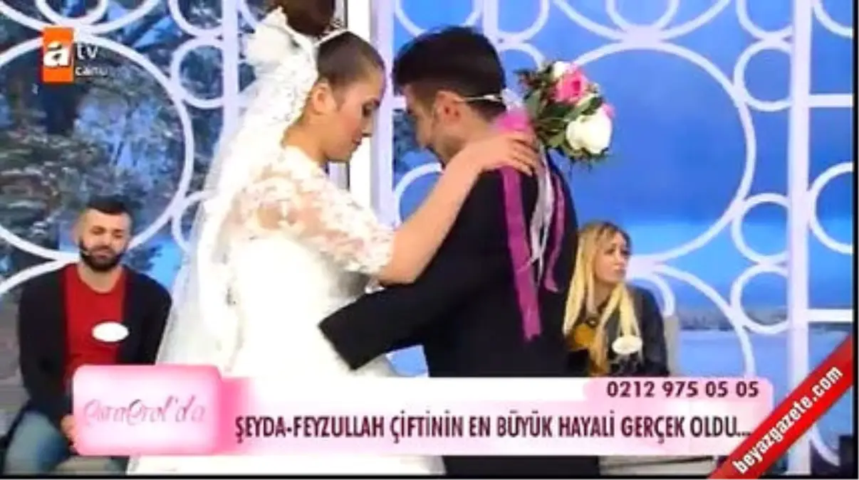 Esra Erol Bir Hayali Daha Gerçekleştirdi!