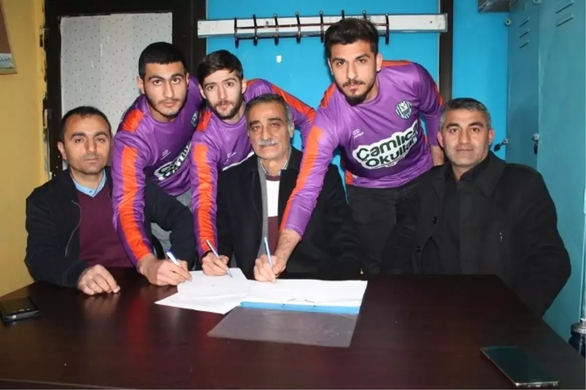 Hekiman Belediyesi Girmanaspor\'dan 3 Transfer Birden