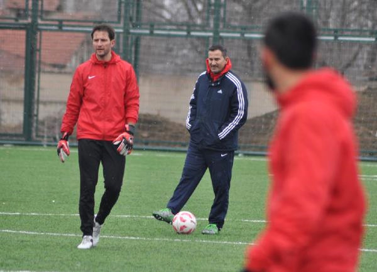 İnegölspor\'da İlk Ergün Penbe Antrenmanı