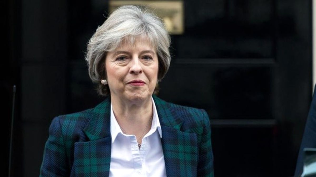 İngiltere Başbakanı May\'den Trump\'a \'Rusya Uyarısı\'