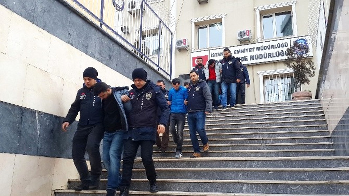 İstanbul\'da Çökertilen Hırsızlık Çetesinin Üyeleri Adliyeye Sevk Edildi