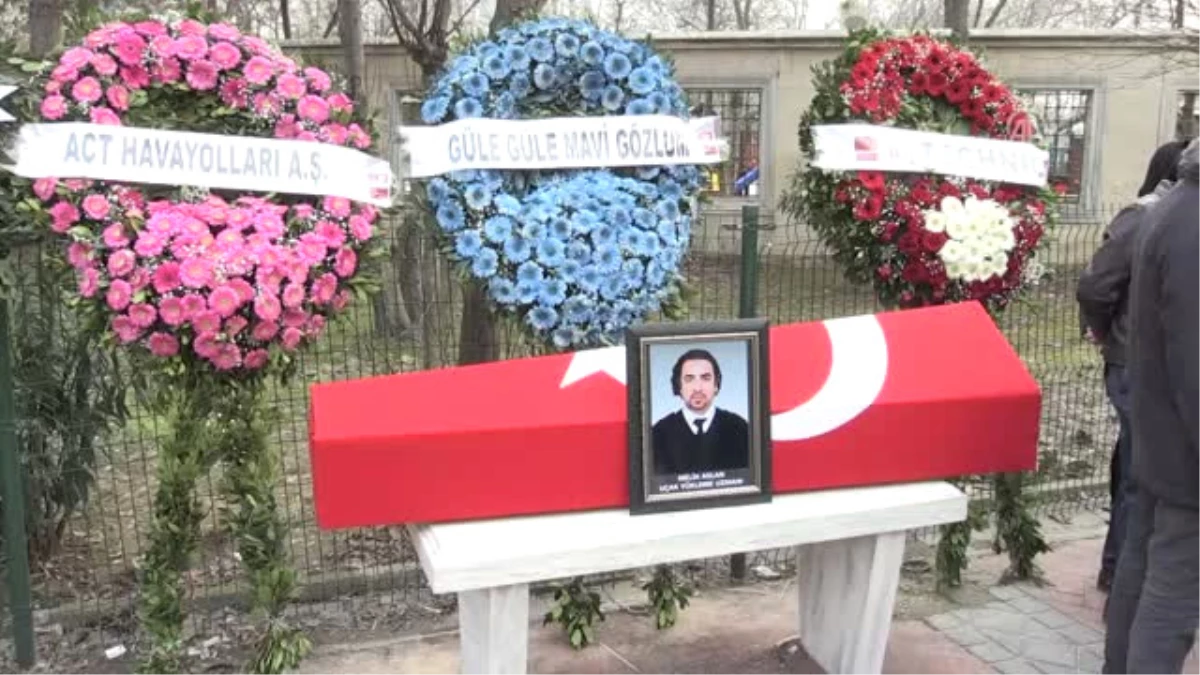 Kırgızistan\'da Düşen Kargo Uçağı - Yükleme Uzmanı Melih Arslan\'ın Cenaze Namazı