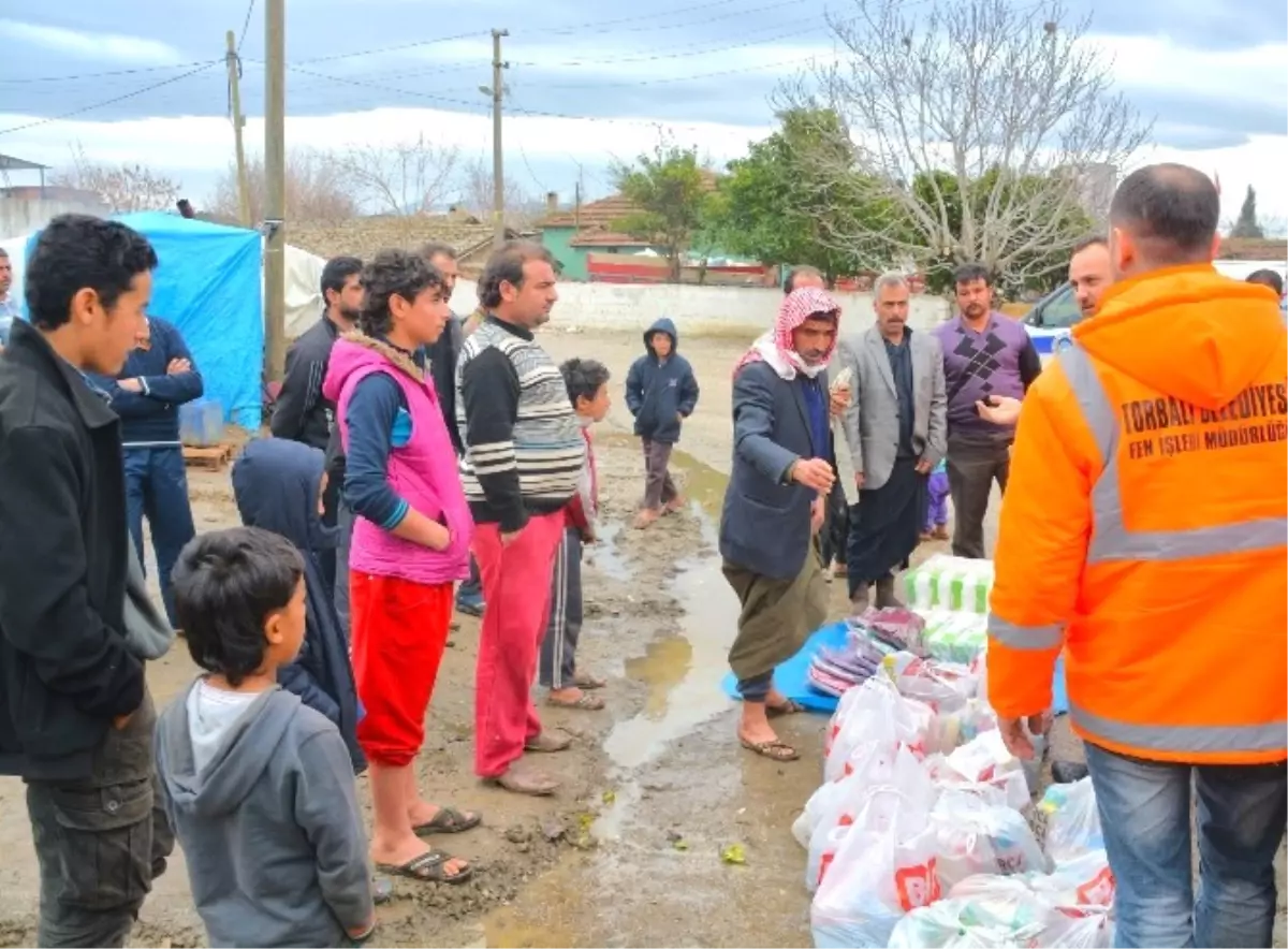 Torbalı Belediyesi\'nden Mültecilere Yardım Eli