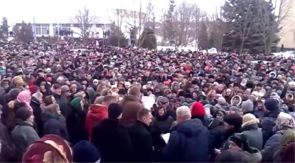 Ukrayna Halkı Hükümetin Sağlık Hizmetini Protesto Etti