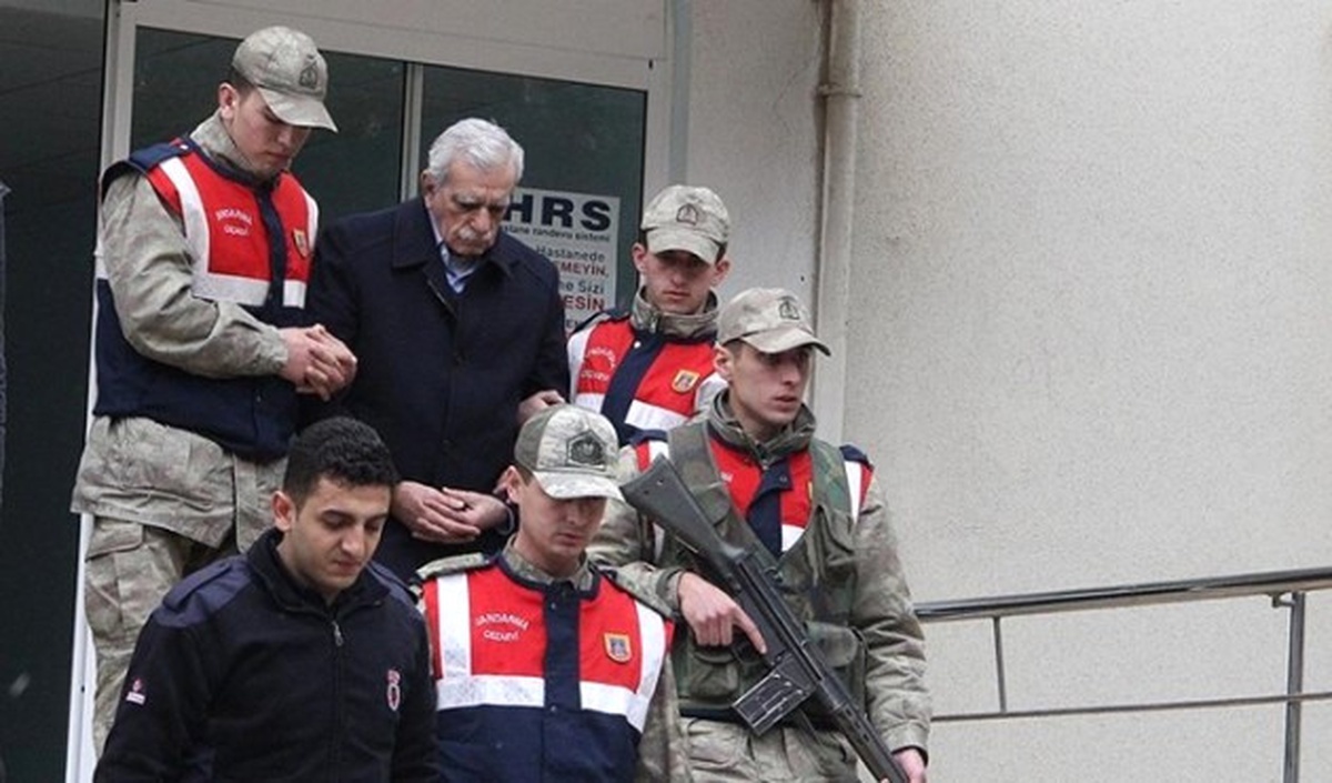 Valilikten "Ahmet Türk\'e Kelepçe" Haberine Yalanlama