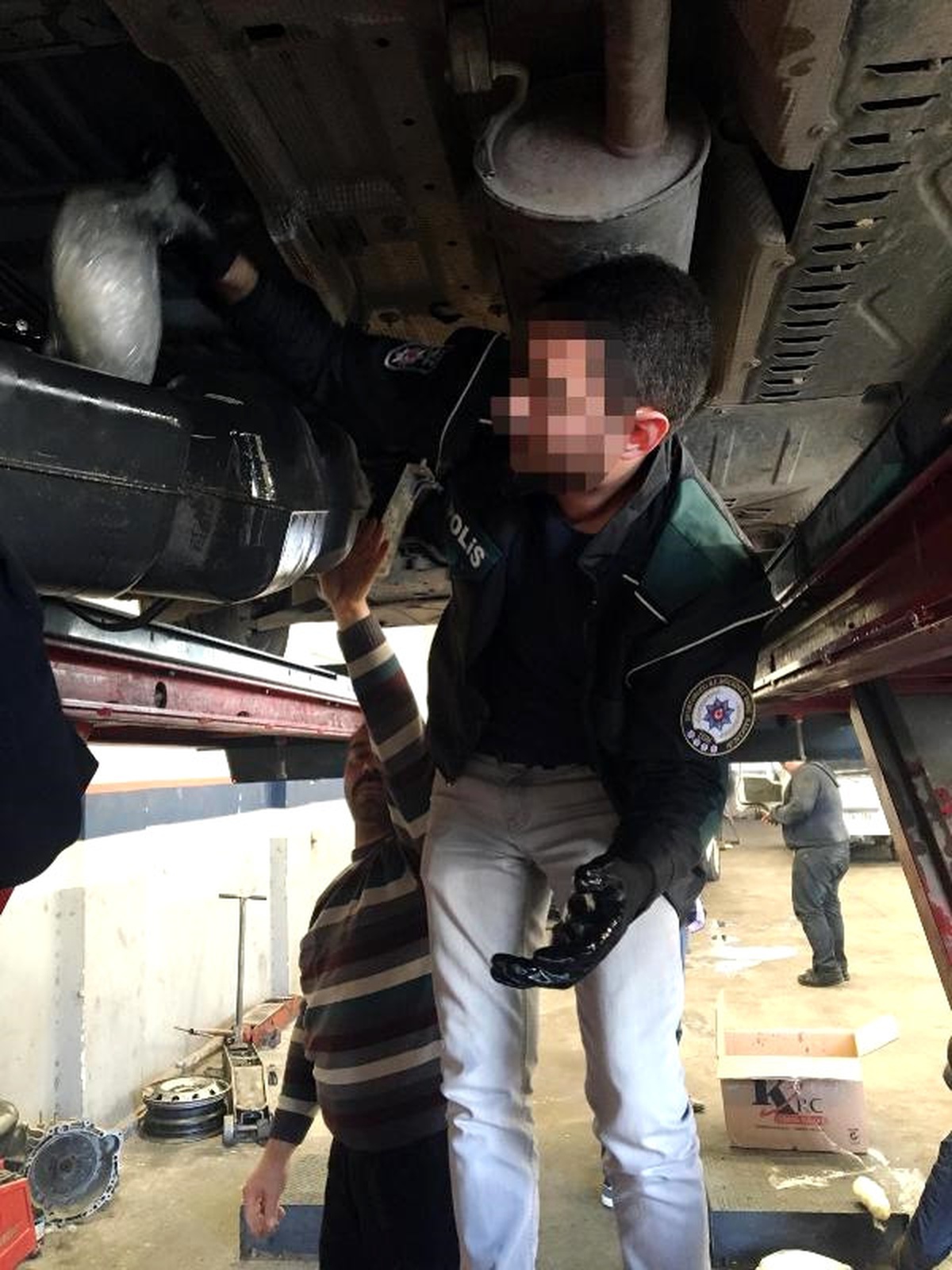 Yakıt Deposundaki Uyuşturucu Tamirhanede Bulundu