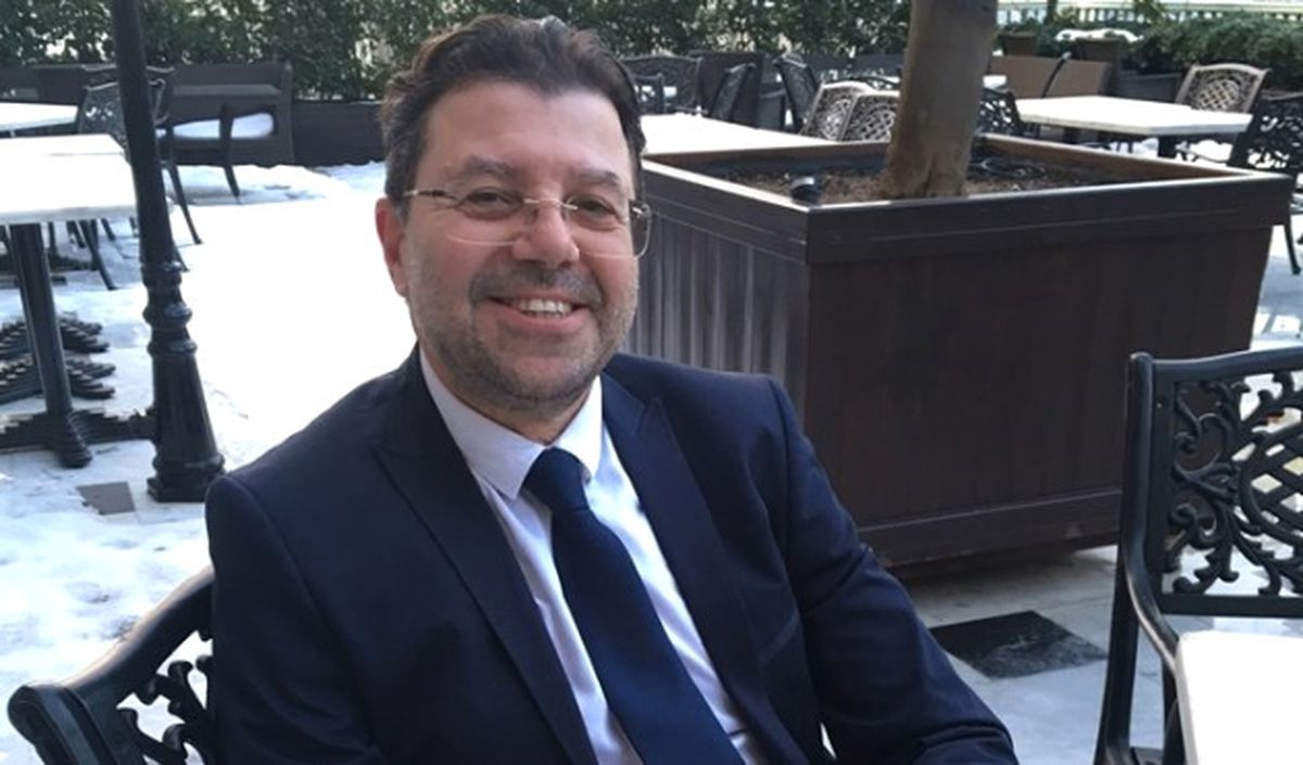 Yeğenim \'Fabrika Arazisini Sat Dünya Seyahatine Çık\' Diyor"