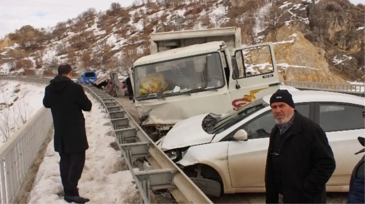 Başkent\'te Trafik Kazası: 3 Ölü, 3 Yaralı