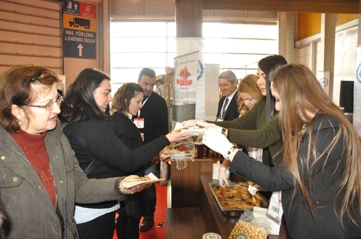 Emit Fuarı\'nda Ereğli Pidesi İkram Edildi