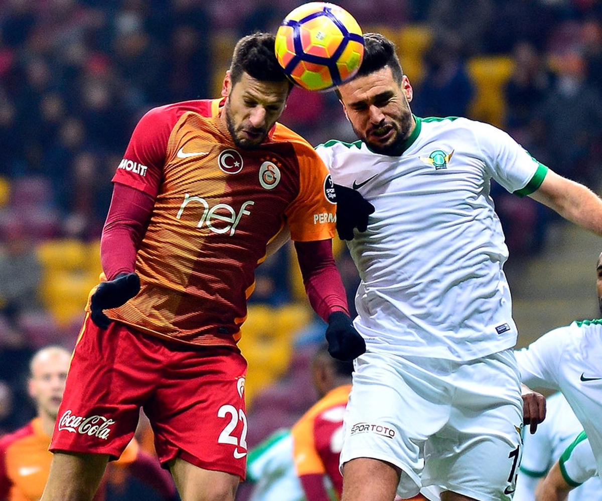 Galatasaray, Akhisar Belediyespor\'u Farklı Geçti