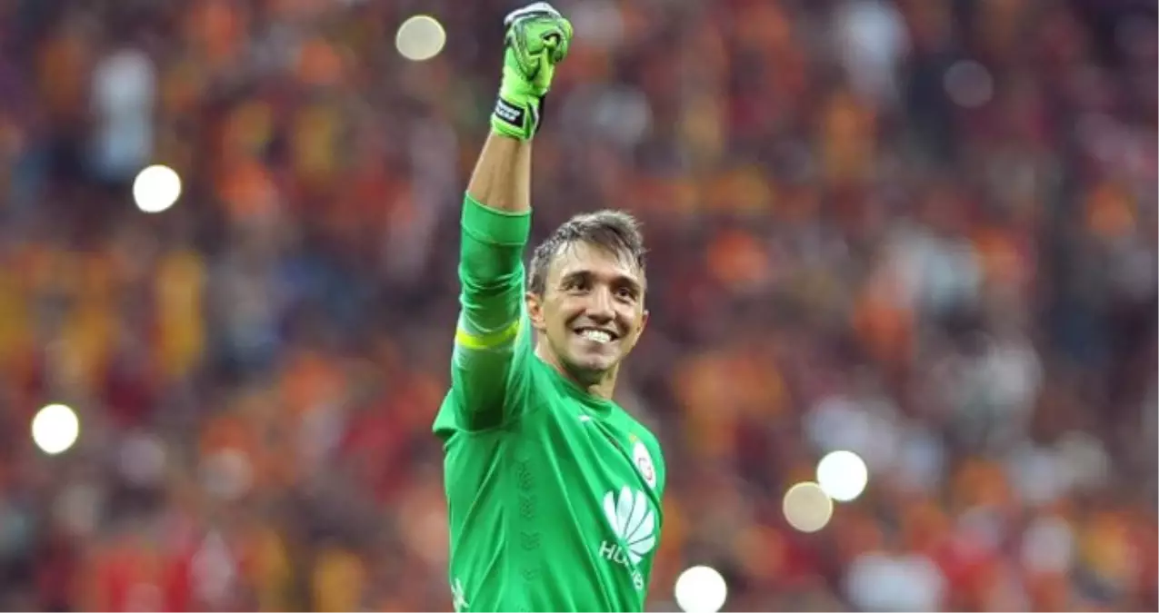 Galatasaray, Muslera\'ya Jübilesinden Sonra Kulüpte Görev Vermek İstiyor