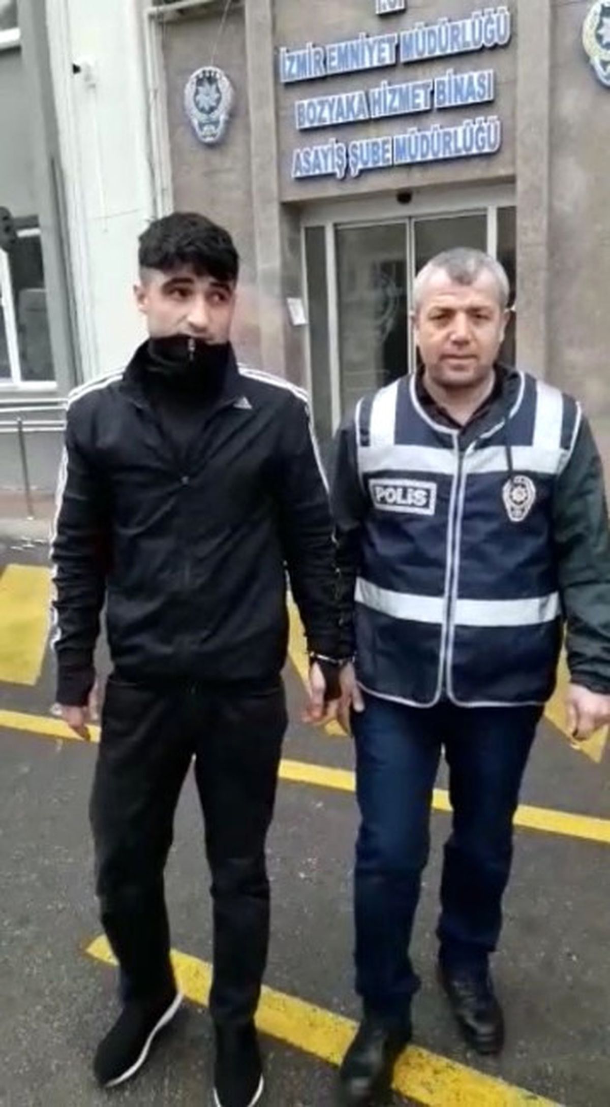 Hırsızlık İçin Girdiği Evde Telefonunu Düşürünce Yakayı Ele Verdi