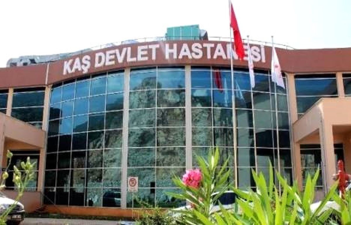 Kaş Devlet Hastanesine 2 Uzman Doktor Atandı