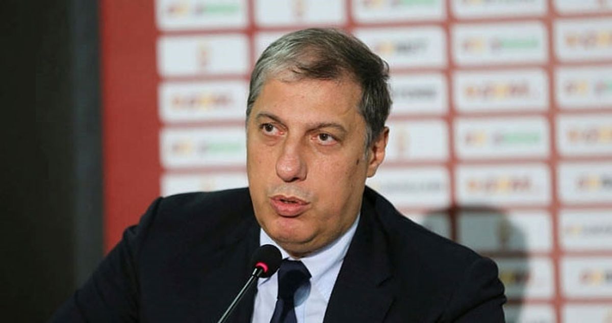 Levent Nazifoğlu: "Podolski\'ye \'Hiçbir Yere Gitmiyorsun\' Dedim"