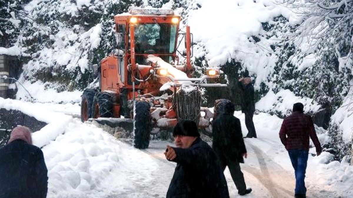 Rize\'de 320 Köy Yolu Ulaşıma Kapandı