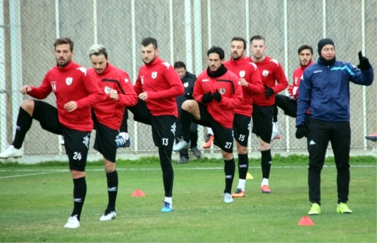 Samsunspor\'da 4 Gitti, 10 Geldi