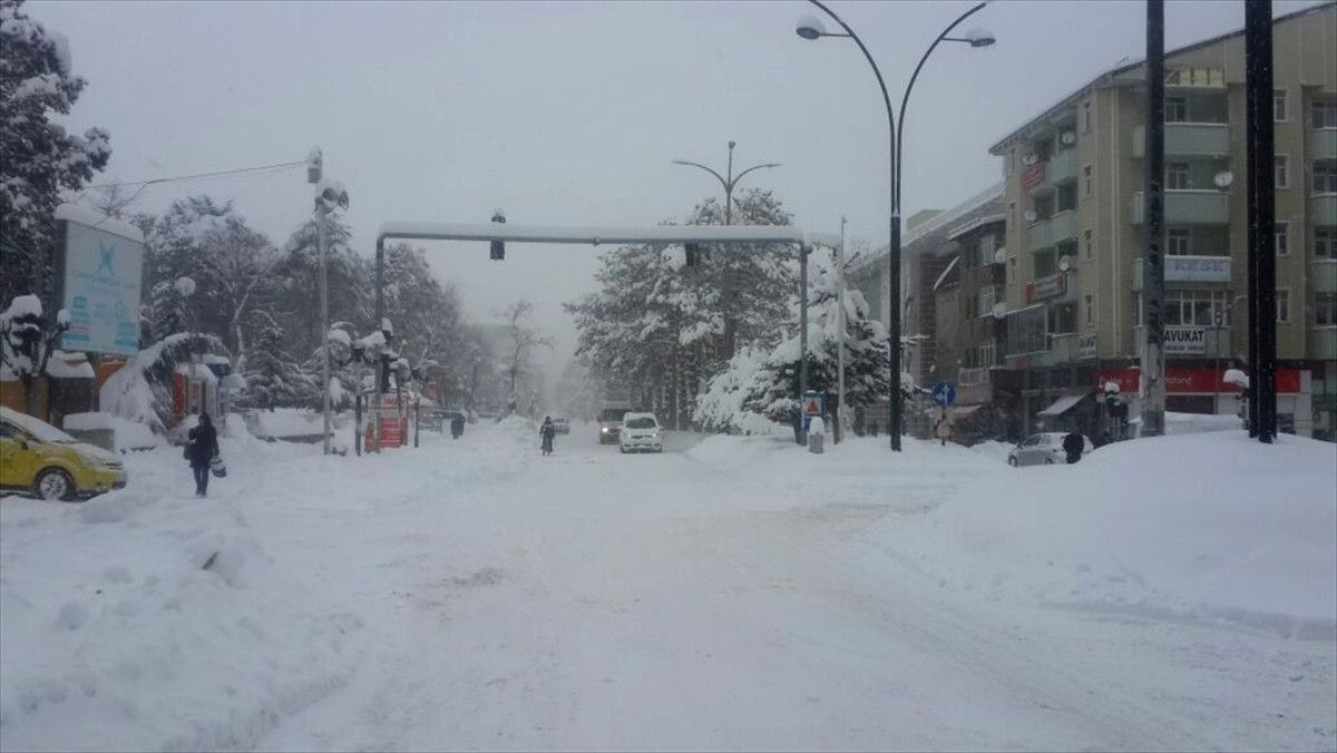 Tatvan- Ahlat Karayolu Trafiğe Kapandı
