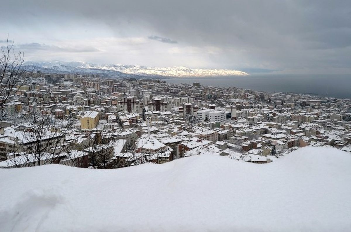 Trabzon Şehir Merkezi 1 Yılın Ardından Karla Tanıştı