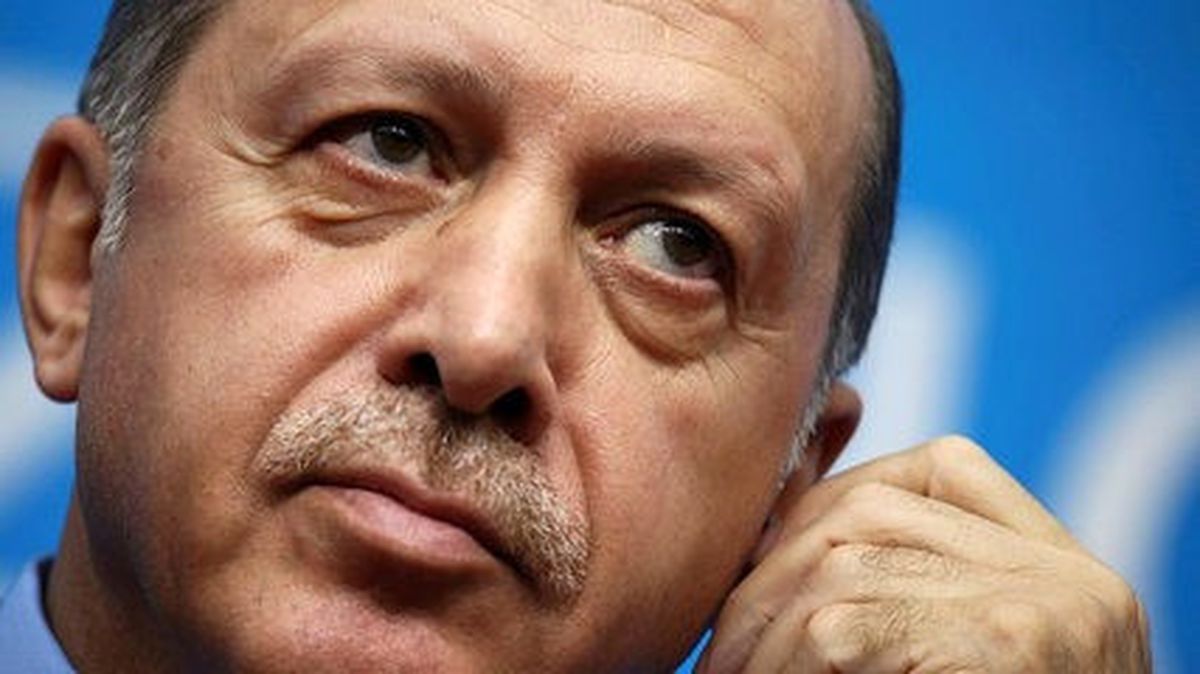 Türkiye\'den Darbeci Askerleri İade Etmeyen Yunanistan\'a Sert Tepki