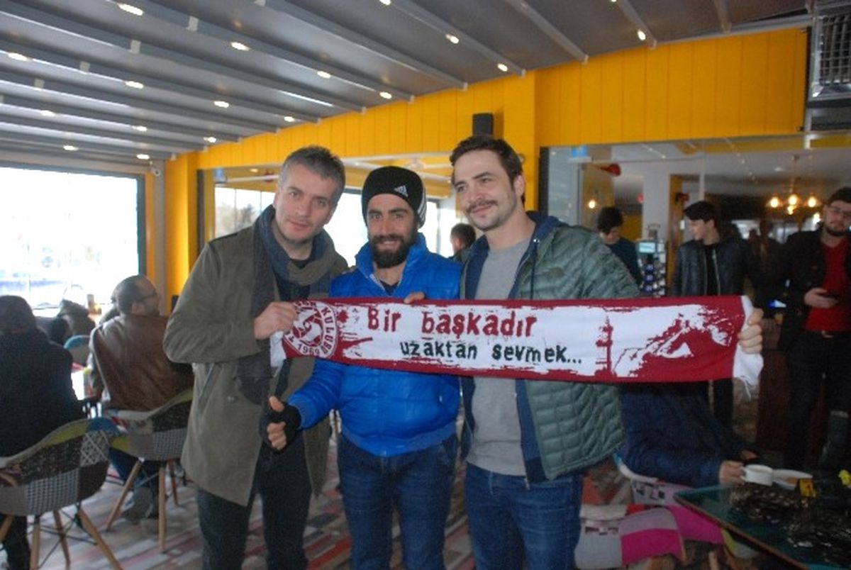 Ünlü Oyuncular Murat Cemcir ve Ahmet Kural, Hayranları ile Buluştu