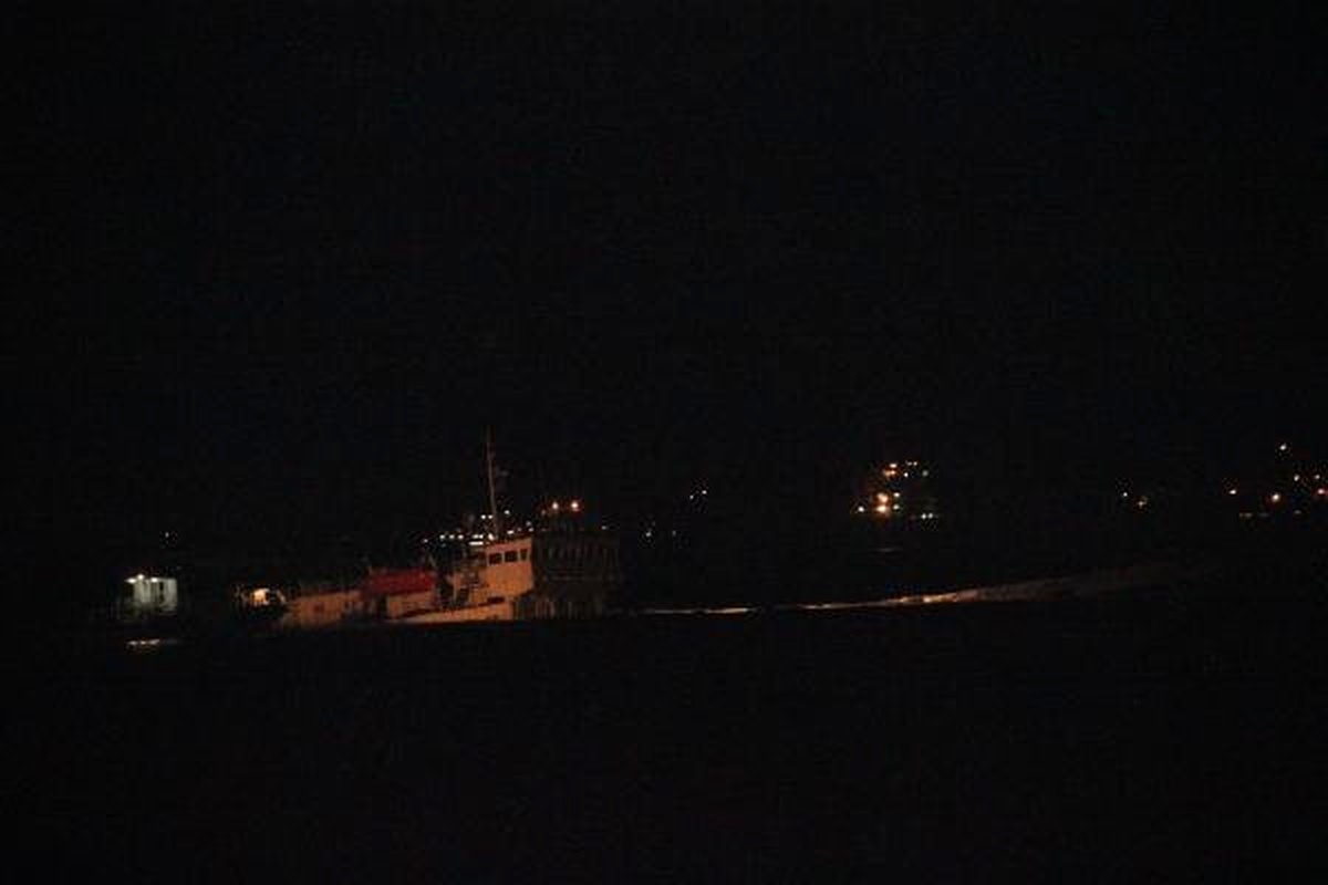 Zeytinburnu Açıklarında Su Alan Kuruyük Gemisi Karaya Oturdu