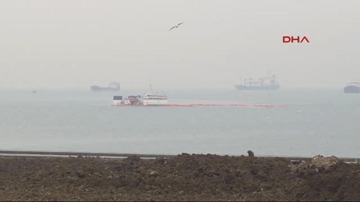 Zeytinburnu\'nda Batan Gemideki Sızıntısıyla Ilgili Çalışmalar Sürüyor
