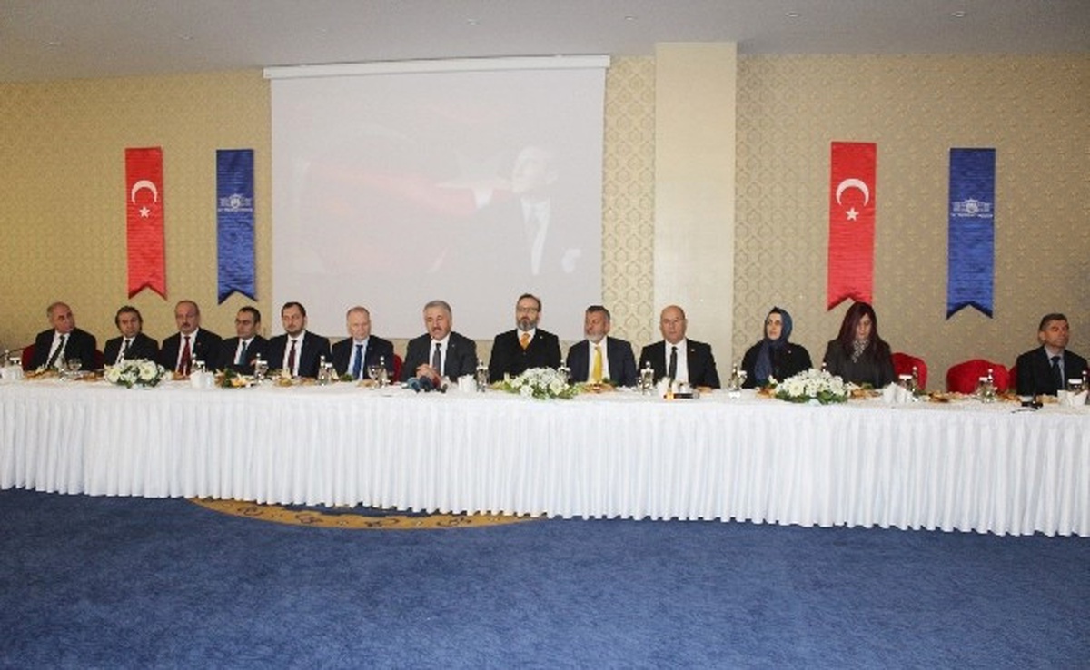 Bakan Arslan: "1915 Çanakkale Köprüsü Bölgenin Sanayisinin, Endüstrisinin Topyekün Kalkınması...