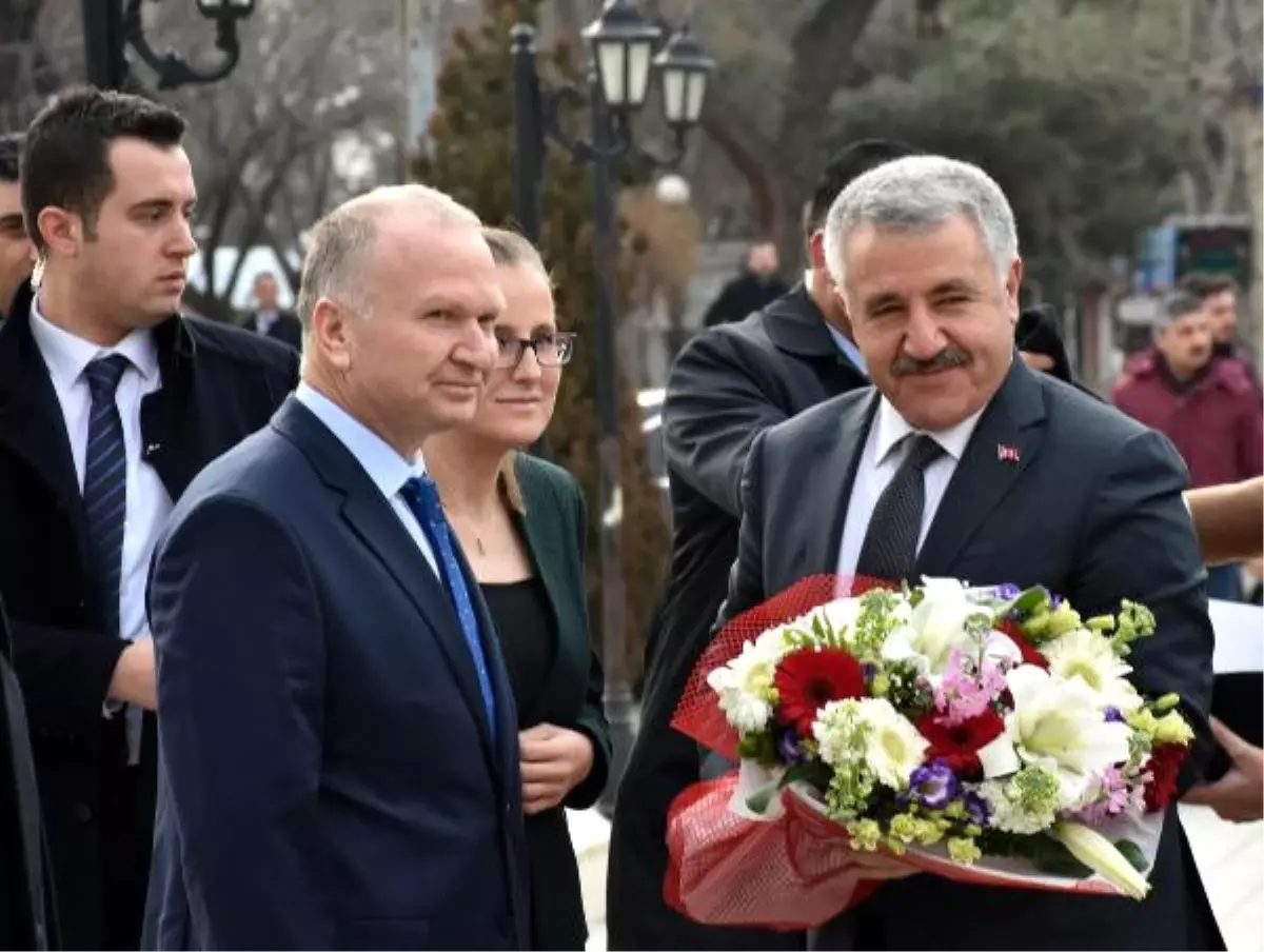 Bakan Arslan: Dünyanın En Büyük Köprüsünü Yapacağız