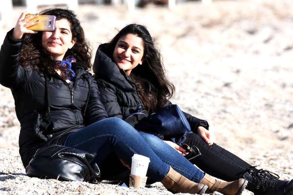 Bodrum\'da Güneşi Gören Sahile Koştu