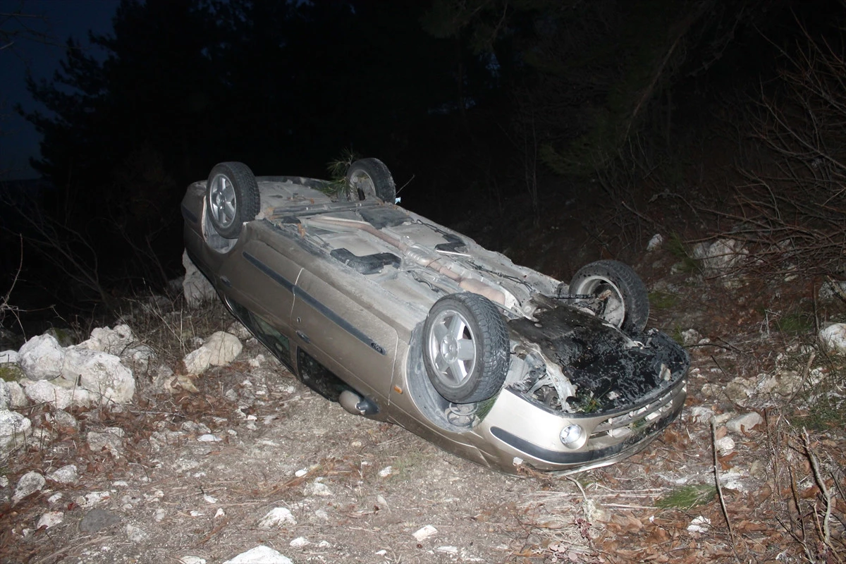 Demirci\'de Trafik Kazaları: 2 Yaralı