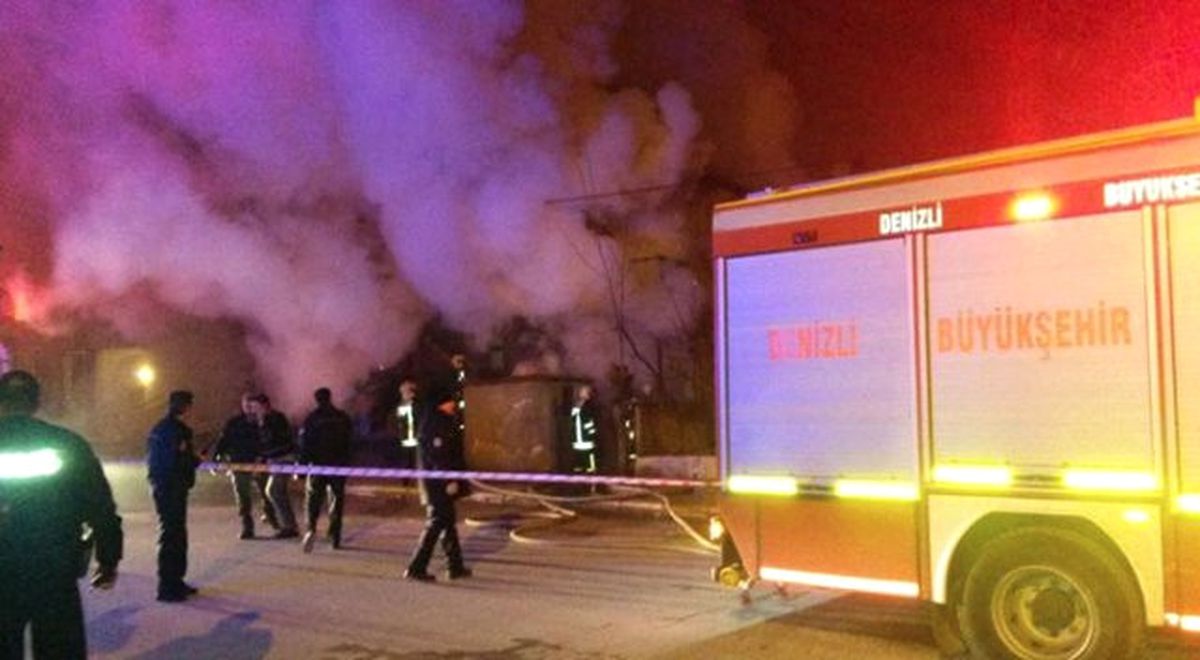 Denizli\'de Sobadan Çıkan Yangını İtfaiye Söndürdü