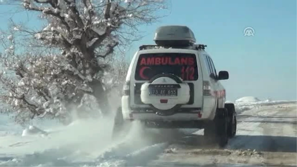 Köyde Rahatsızlanan Çocuğun Imdadına Paletli Ambulans Yetişti