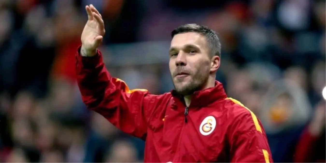 Podolski\'ye Otur Oturduğun Yerde Dedim"