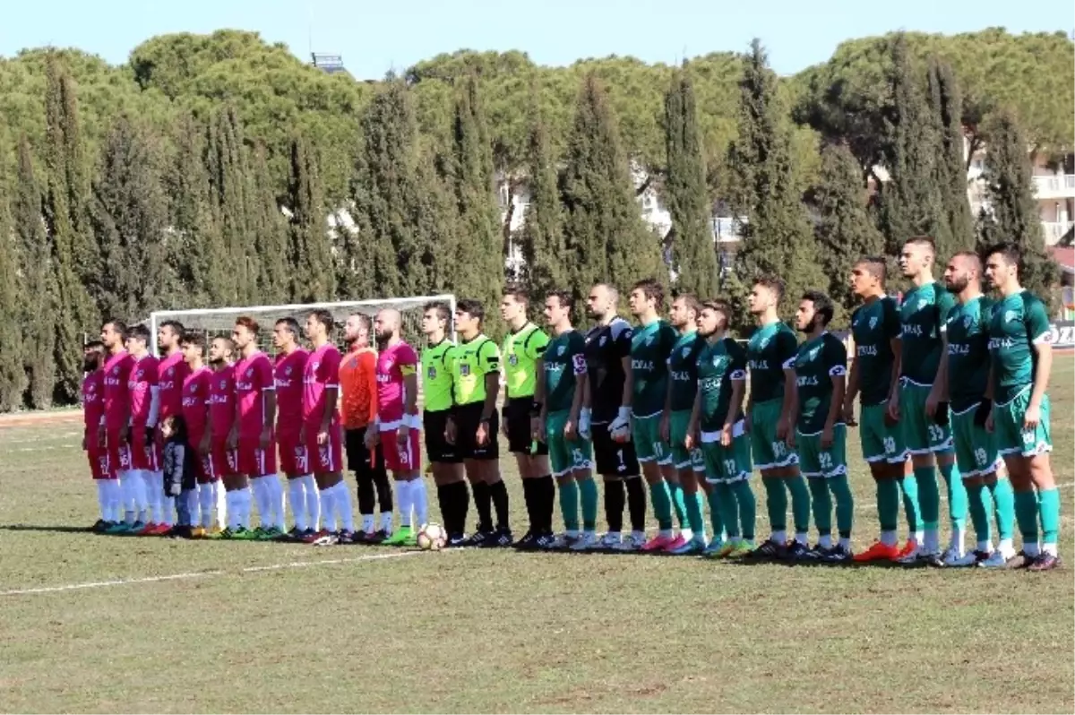 Salihli Kocaçeşmespor, Yeşilova\'yı Rahat Geçti